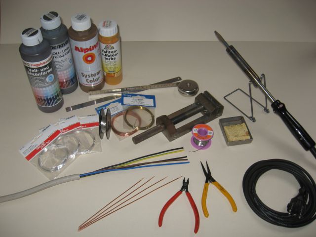 Werkzeug und Material
